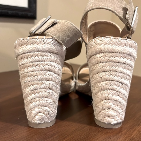 Steve Madden Uri Suede Espadrille Wedge Sandals. Size 8, Tan. NWT - Picture 4 of 7